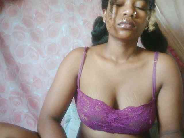 Mayrah07 webcam