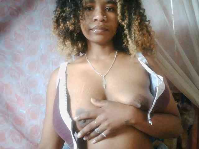 Mayrah07 webcam