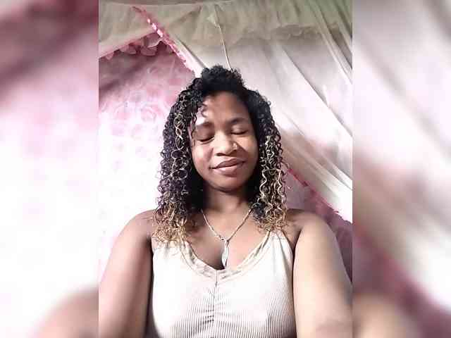Mayrah07 webcam