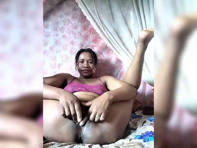 Mayrah07 webcam