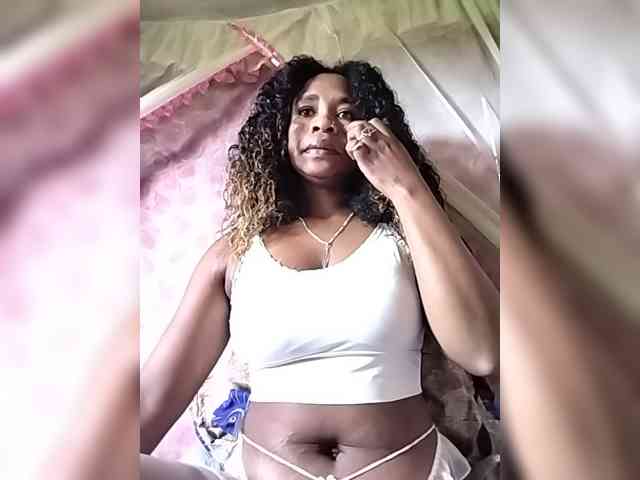 Mayrah07 webcam