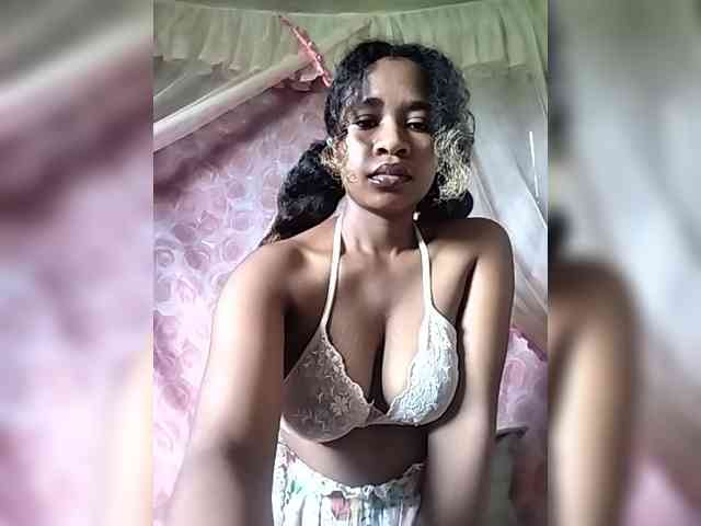 Mayrah07 webcam