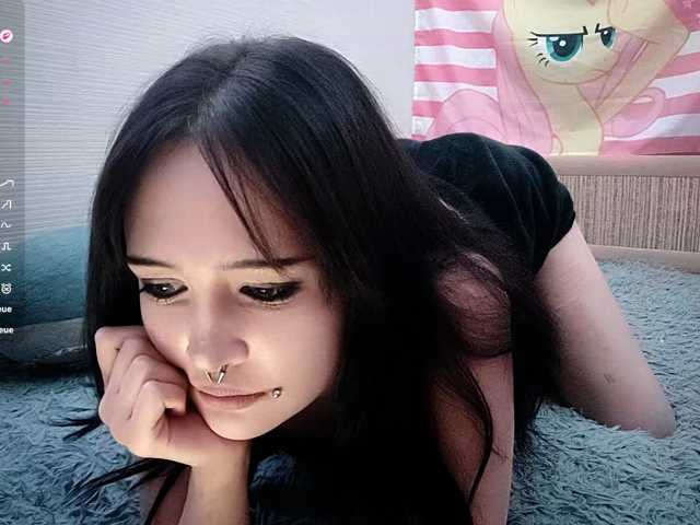 JenelleFaires live cam on BongaCams