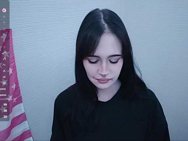 JenelleFaires live cam on BongaCams