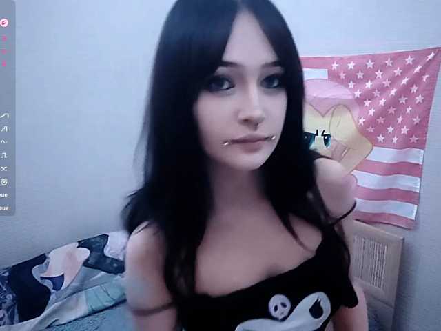 JenelleFaires live cam on BongaCams