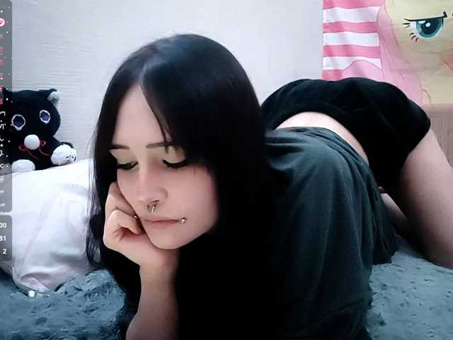 JenelleFaires live cam on BongaCams