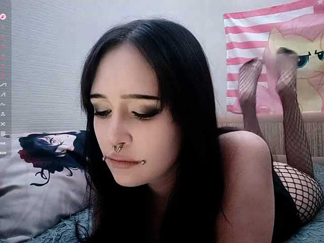 JenelleFaires live cam on BongaCams