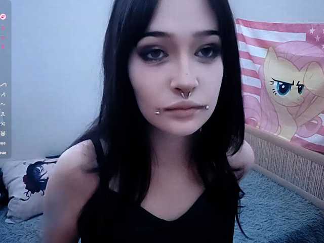 JenelleFaires live cam on BongaCams