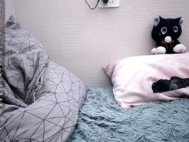JenelleFaires live cam on BongaCams
