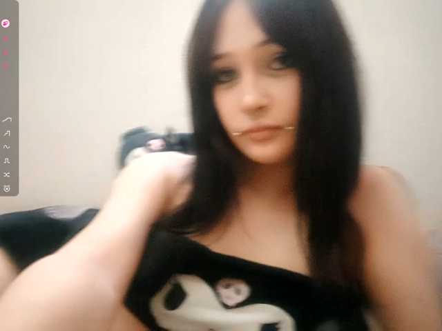 JenelleFaires live cam on BongaCams