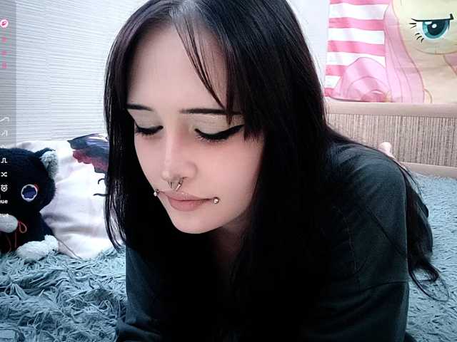 JenelleFaires live cam on BongaCams