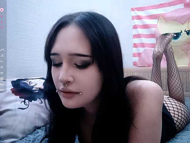 JenelleFaires live cam on BongaCams