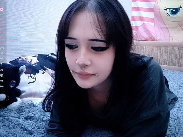 JenelleFaires live cam on BongaCams