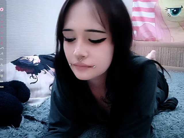 JenelleFaires live cam on BongaCams