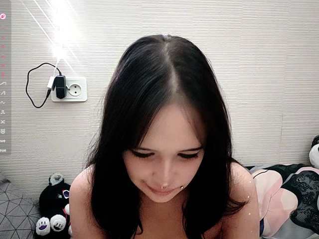 JenelleFaires live cam on BongaCams