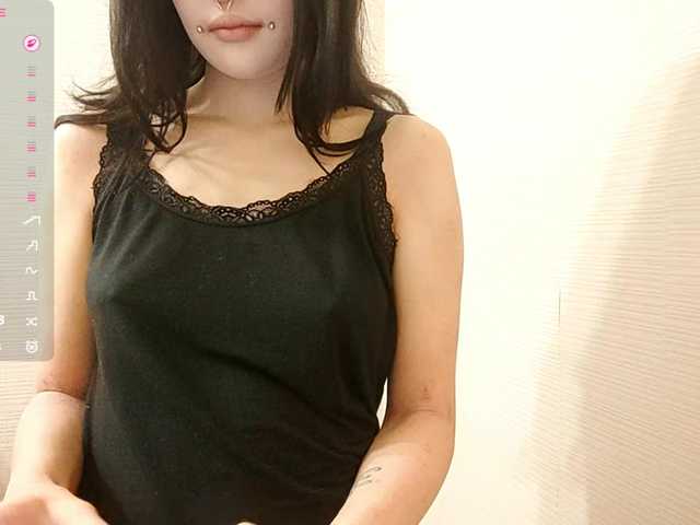 JenelleFaires live cam on BongaCams