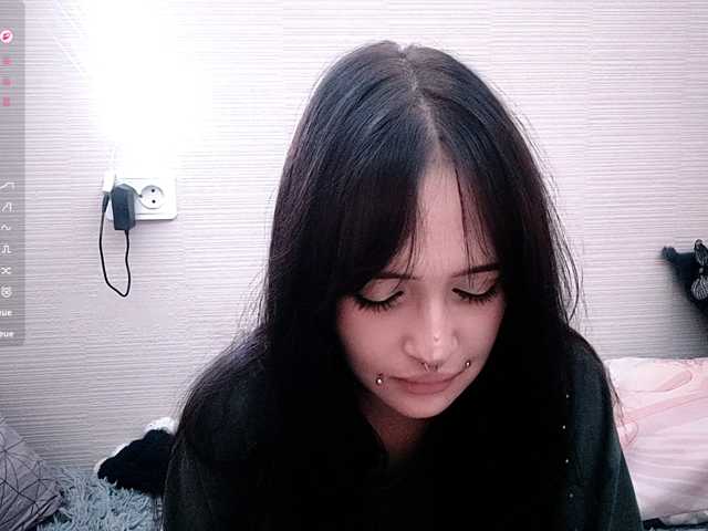 JenelleFaires live cam on BongaCams