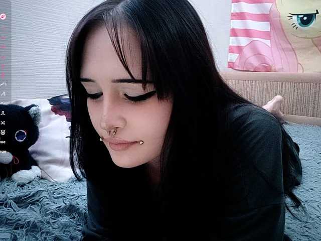 JenelleFaires live cam on BongaCams