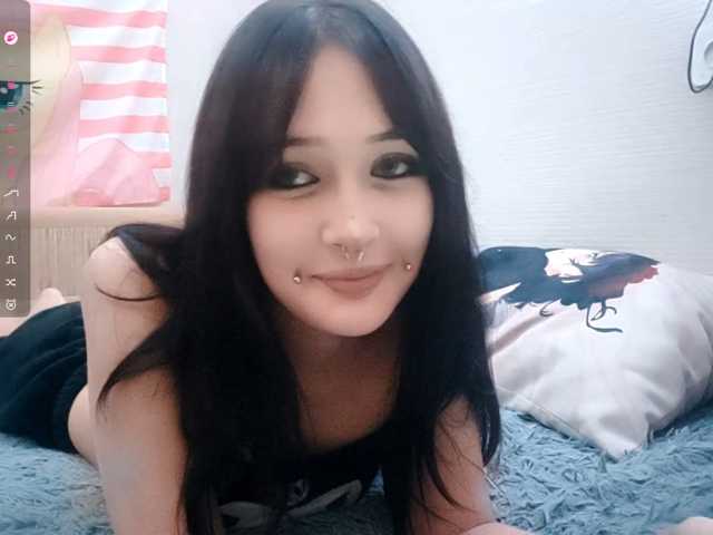 JenelleFaires live cam on BongaCams