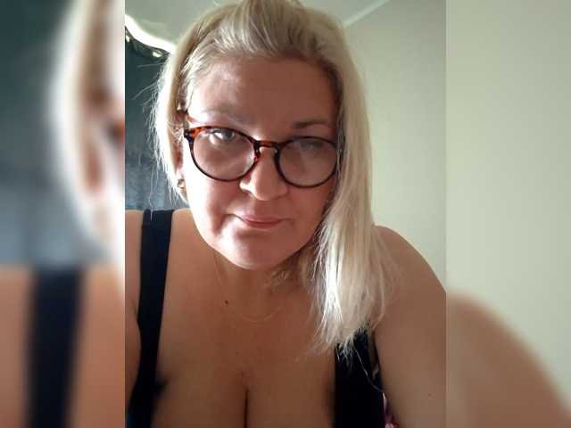 Nika03 live cam preview