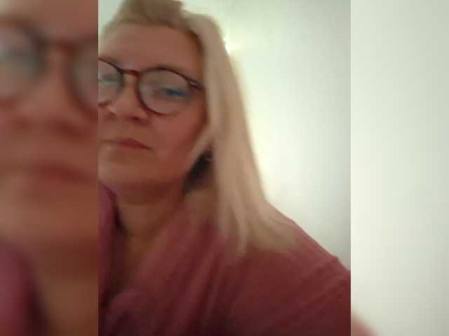 Nika03, en directo ahora en BongaCams