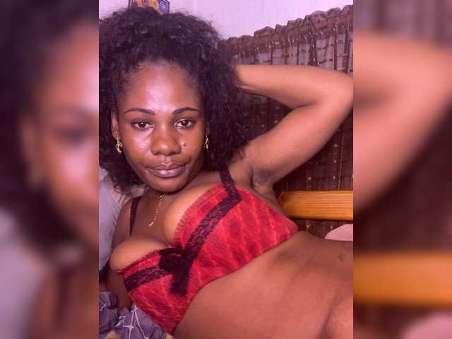 AllyAh11 webcam