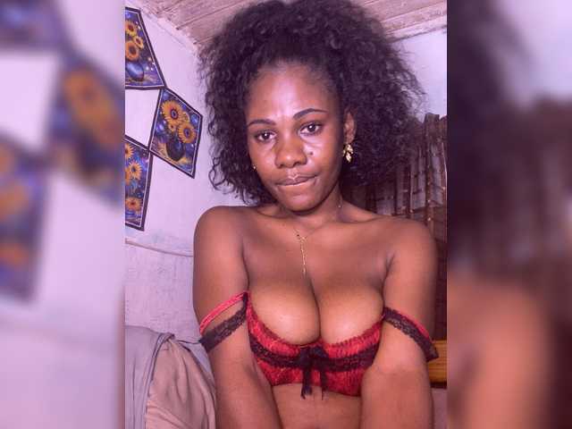 AllyAh11 webcam