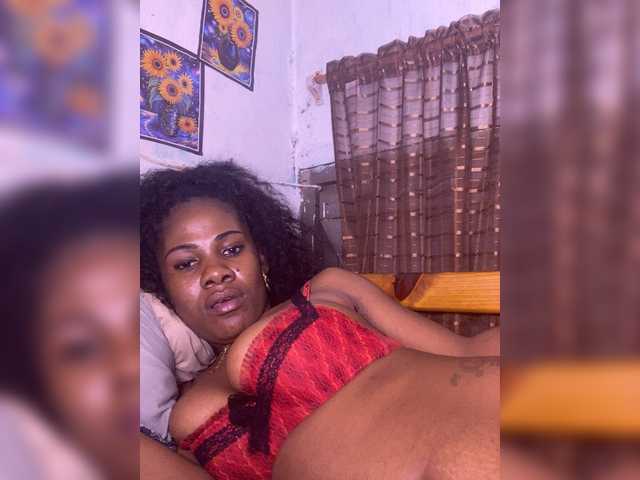 AllyAh11 webcam