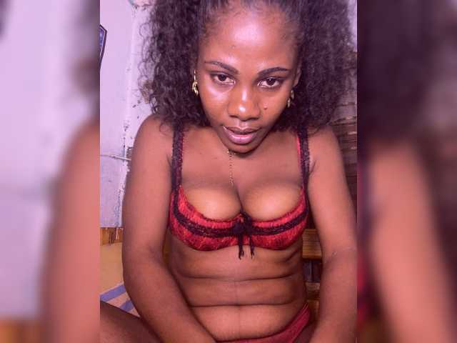 AllyAh11 webcam