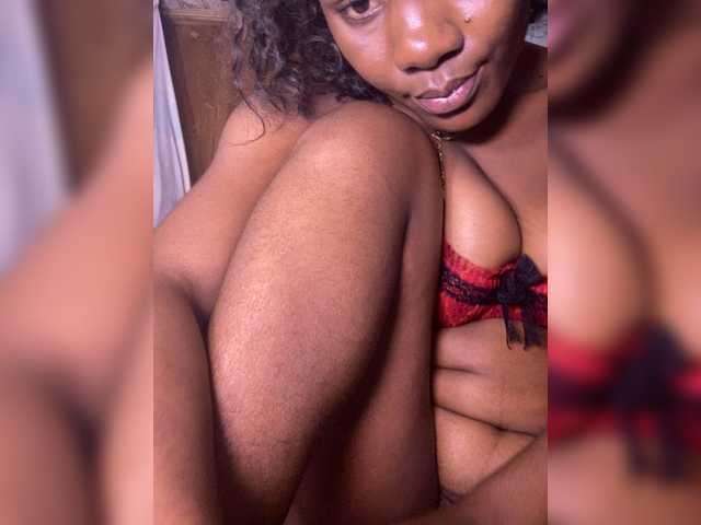 AllyAh11 live cam on BongaCams