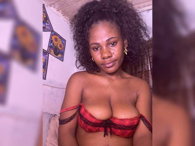 AllyAh11 webcam