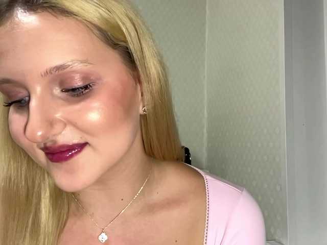 RenettaPiasecki live cam preview