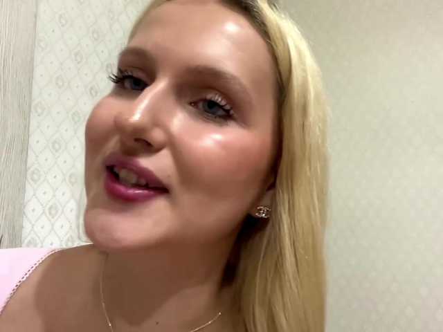 RenettaPiasecki live cam on BongaCams