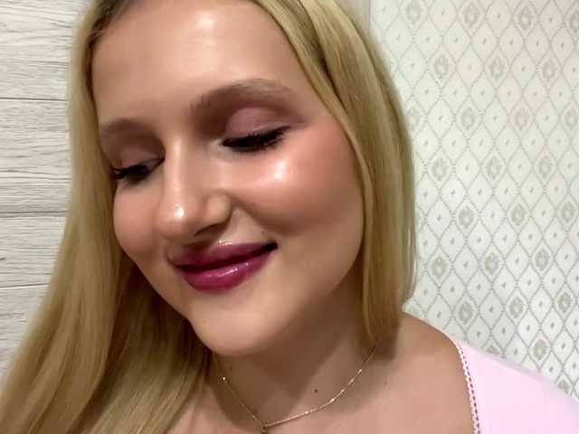 RenettaPiasecki live cam on BongaCams