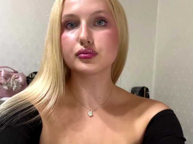 RenettaPiasecki live cam on BongaCams