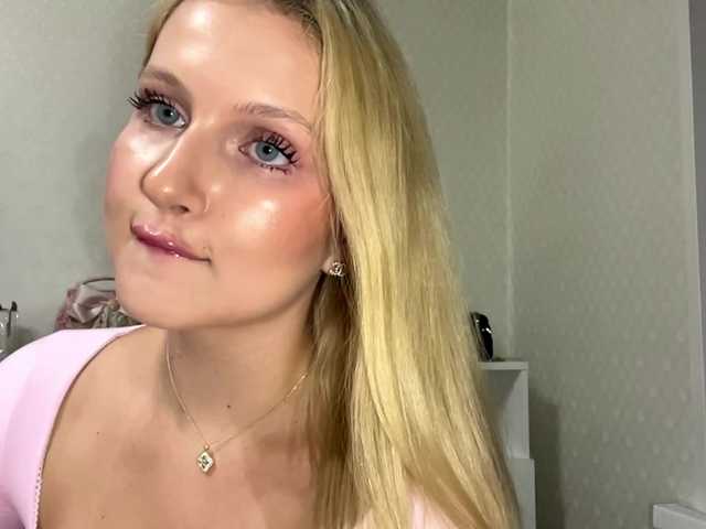 RenettaPiasecki live cam on BongaCams