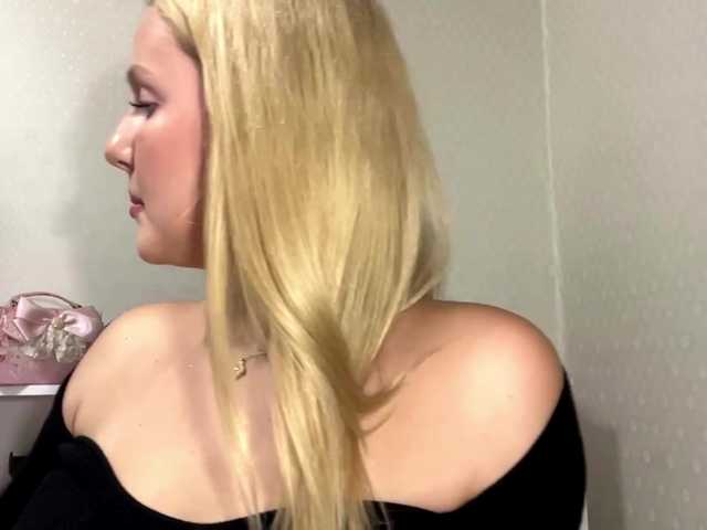 RenettaPiasecki live cam on BongaCams