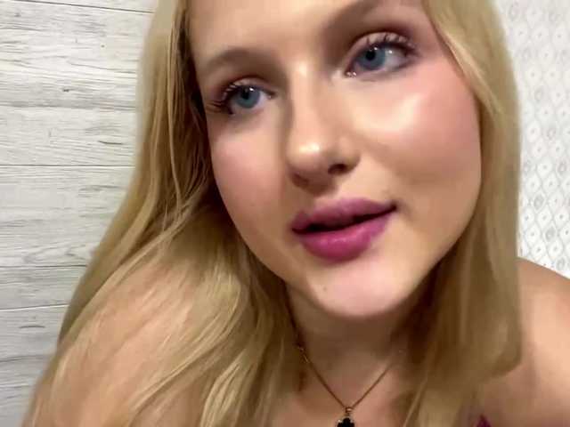 RenettaPiasecki live cam on BongaCams