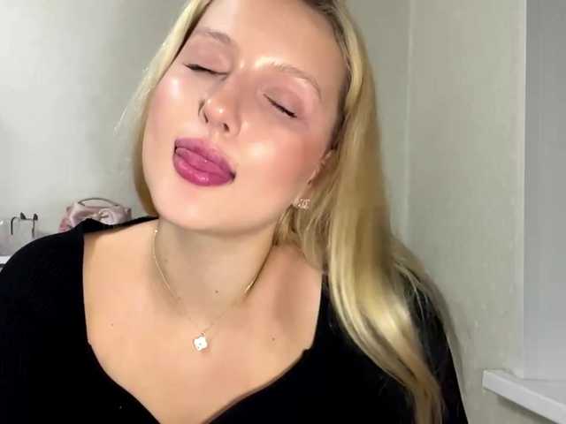 RenettaPiasecki live cam on BongaCams