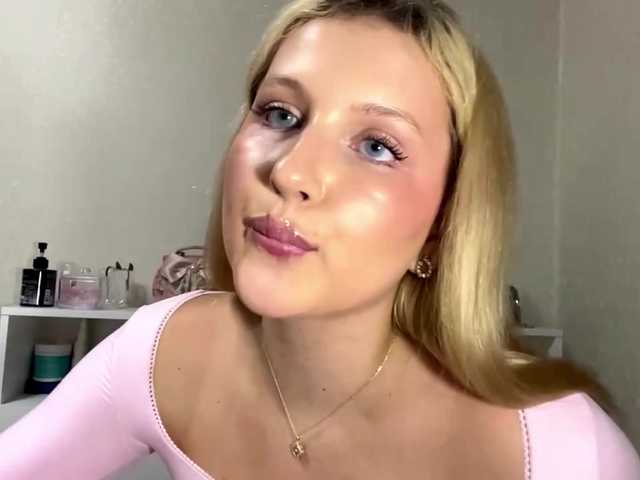RenettaPiasecki live cam on BongaCams