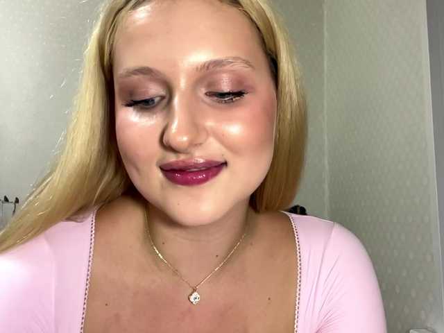 RenettaPiasecki live cam preview