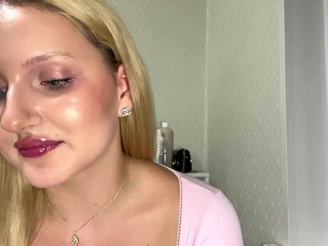RenettaPiasecki live cam on BongaCams