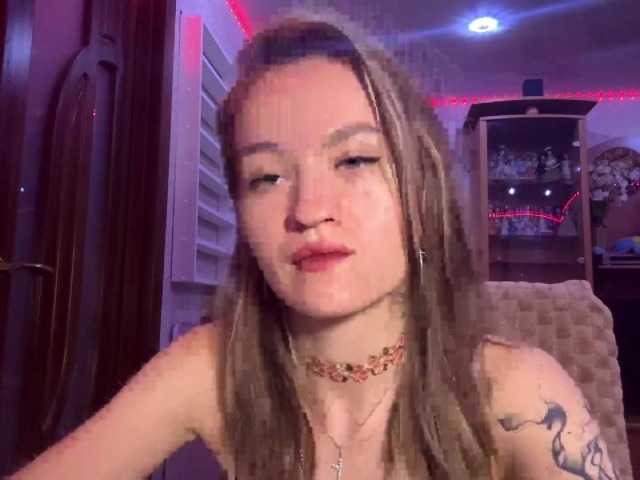 LanoraPomar live cam on BongaCams