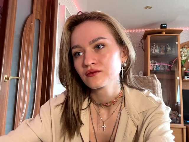 LanoraPomar live cam on BongaCams