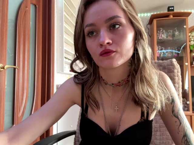 LanoraPomar live cam on BongaCams