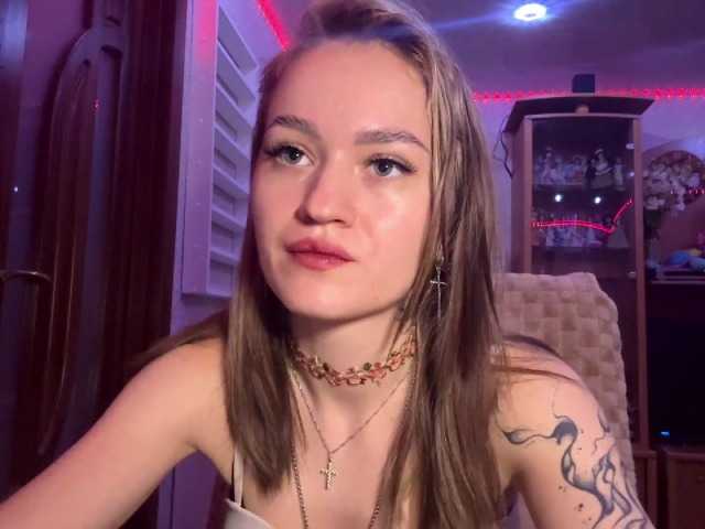 LanoraPomar live cam on BongaCams