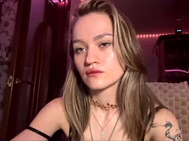 LanoraPomar live cam on BongaCams