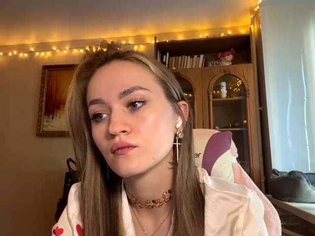 LanoraPomar live cam on BongaCams
