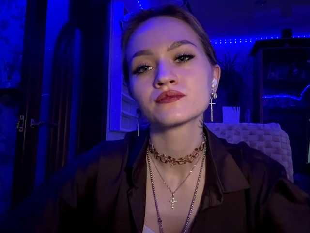 LanoraPomar live cam on BongaCams