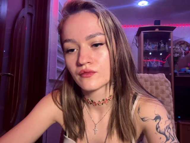 LanoraPomar live cam on BongaCams